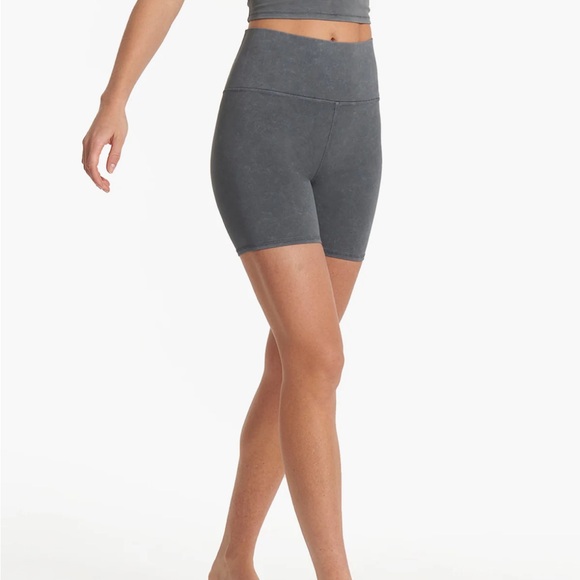 Vuori washed studio short, size XS, grey color - Picture 2 of 3